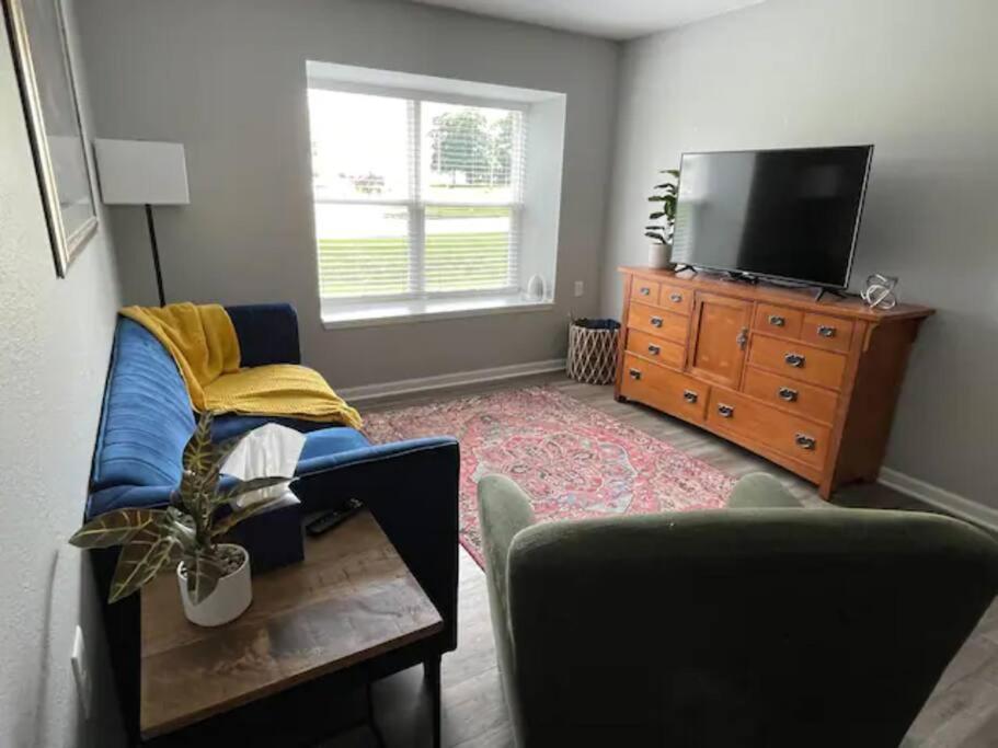 The Bernice - 2 Bedroom Apt In Quilt Town, Usa Hamilton المظهر الخارجي الصورة