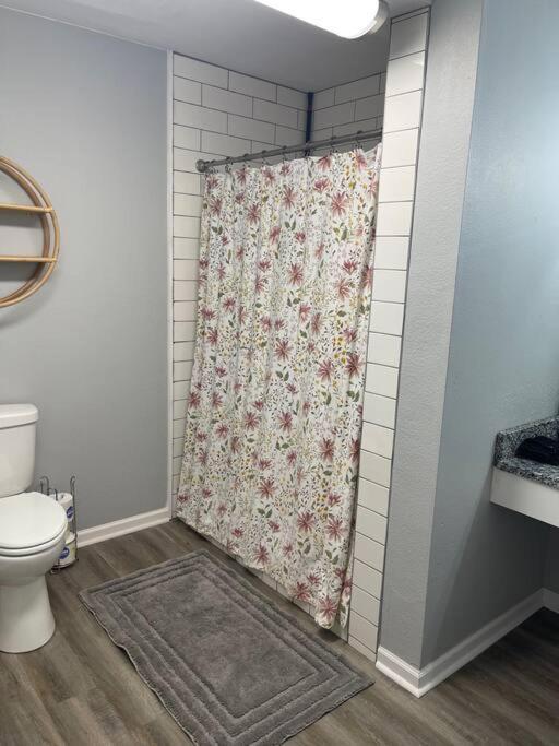The Bernice - 2 Bedroom Apt In Quilt Town, Usa Hamilton المظهر الخارجي الصورة